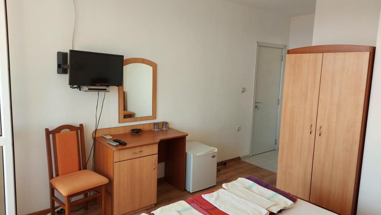 Guest House Rona - Free Parking And Sea View 스베티 블라스 외부 사진